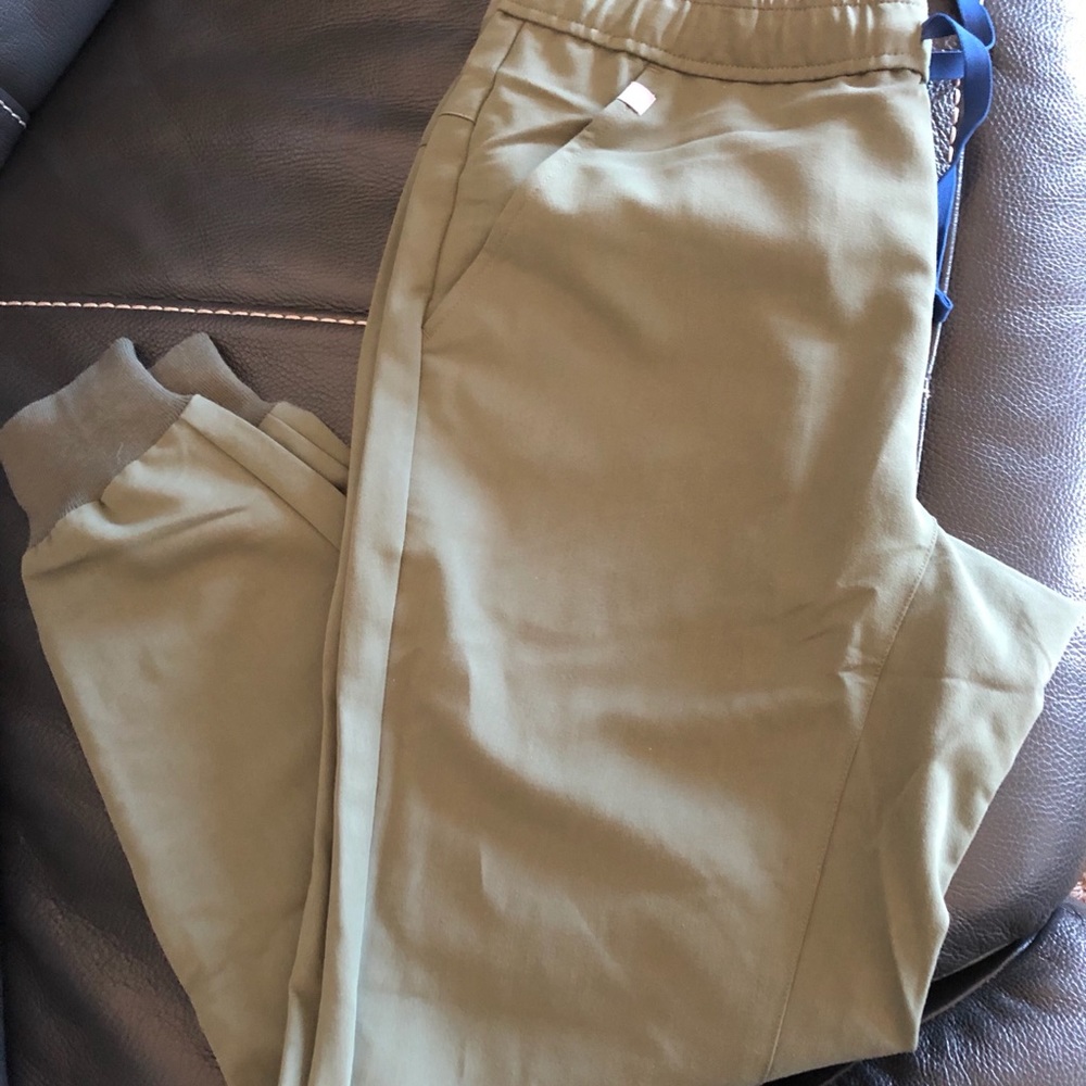 SOLD Figs Moss Tansen Joggers size Small Short